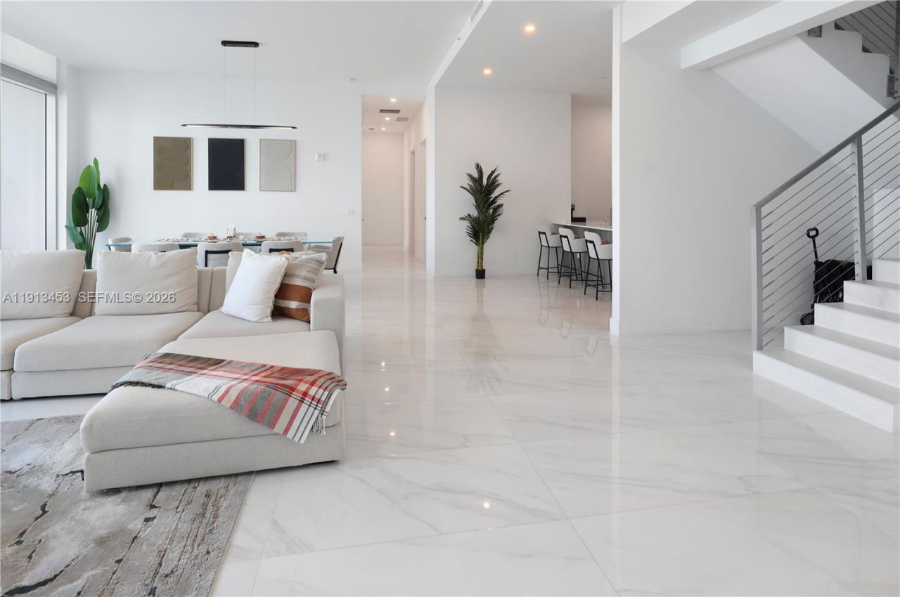 17550 Collins Ave, Unit PH2, Sunny Isles Beach, FL 33160 Photo