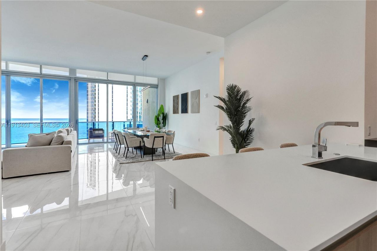 17550 Collins Ave, Unit PH2, Sunny Isles Beach, FL 33160 Photo