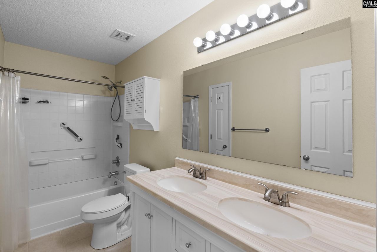 248 Hunters Mill Drive Photo 14