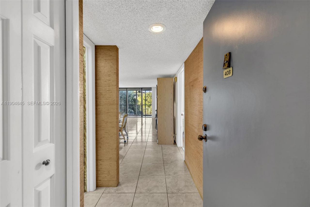 16300 Golf Club Rd, Unit 408, Weston, FL 33326 Photo