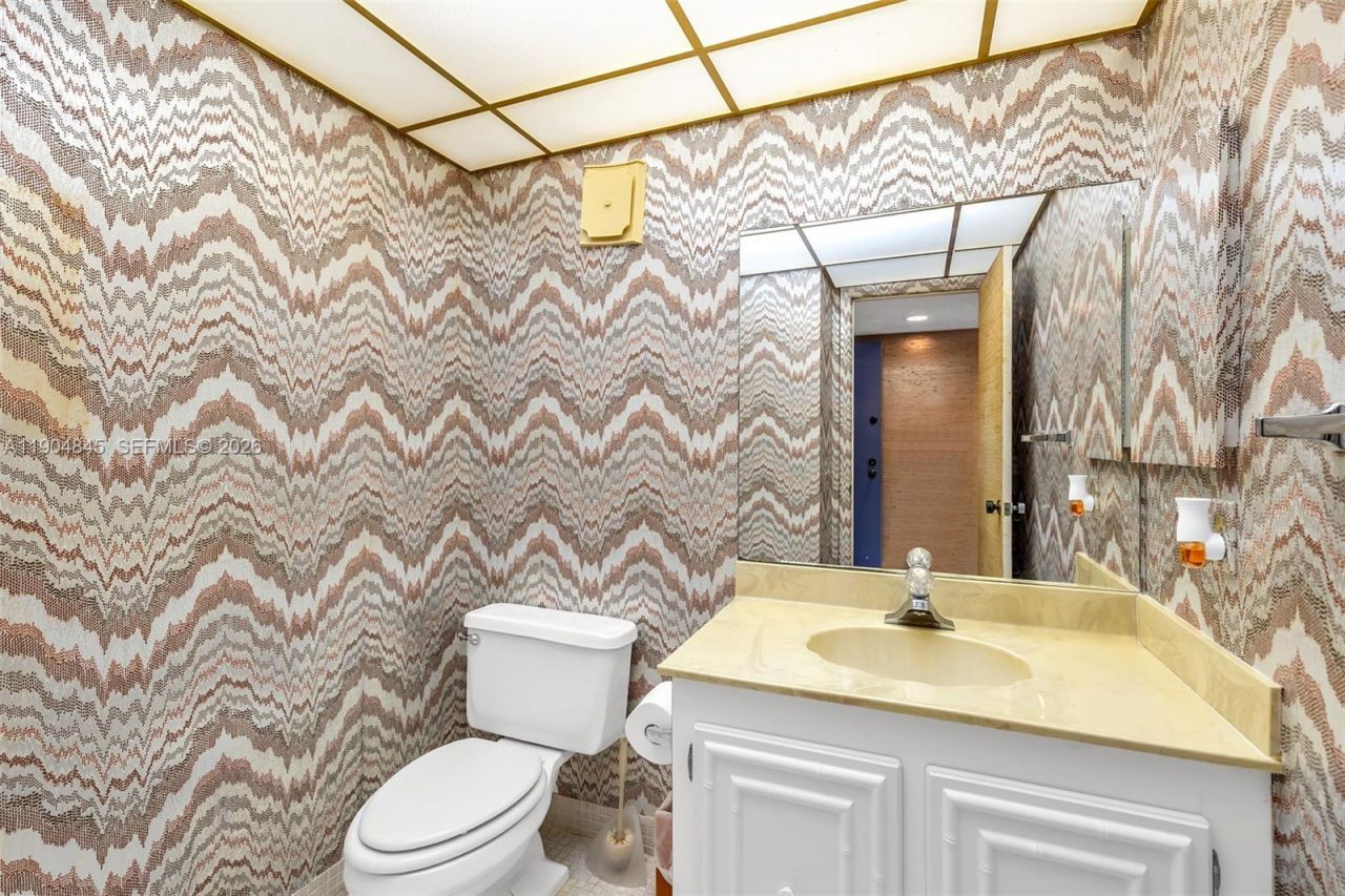 16300 Golf Club Rd, Unit 408, Weston, FL 33326 Photo