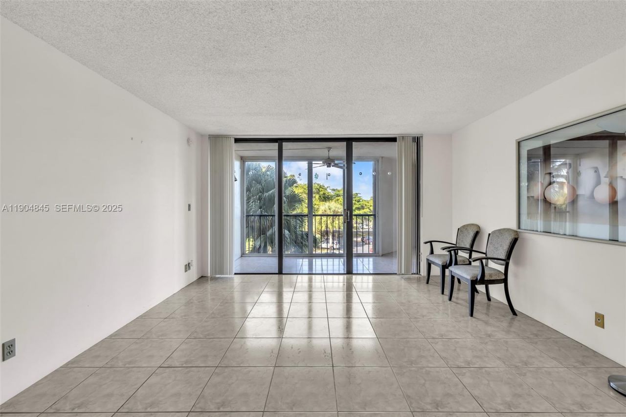 16300 Golf Club Rd, Unit 408, Weston, FL 33326 Photo