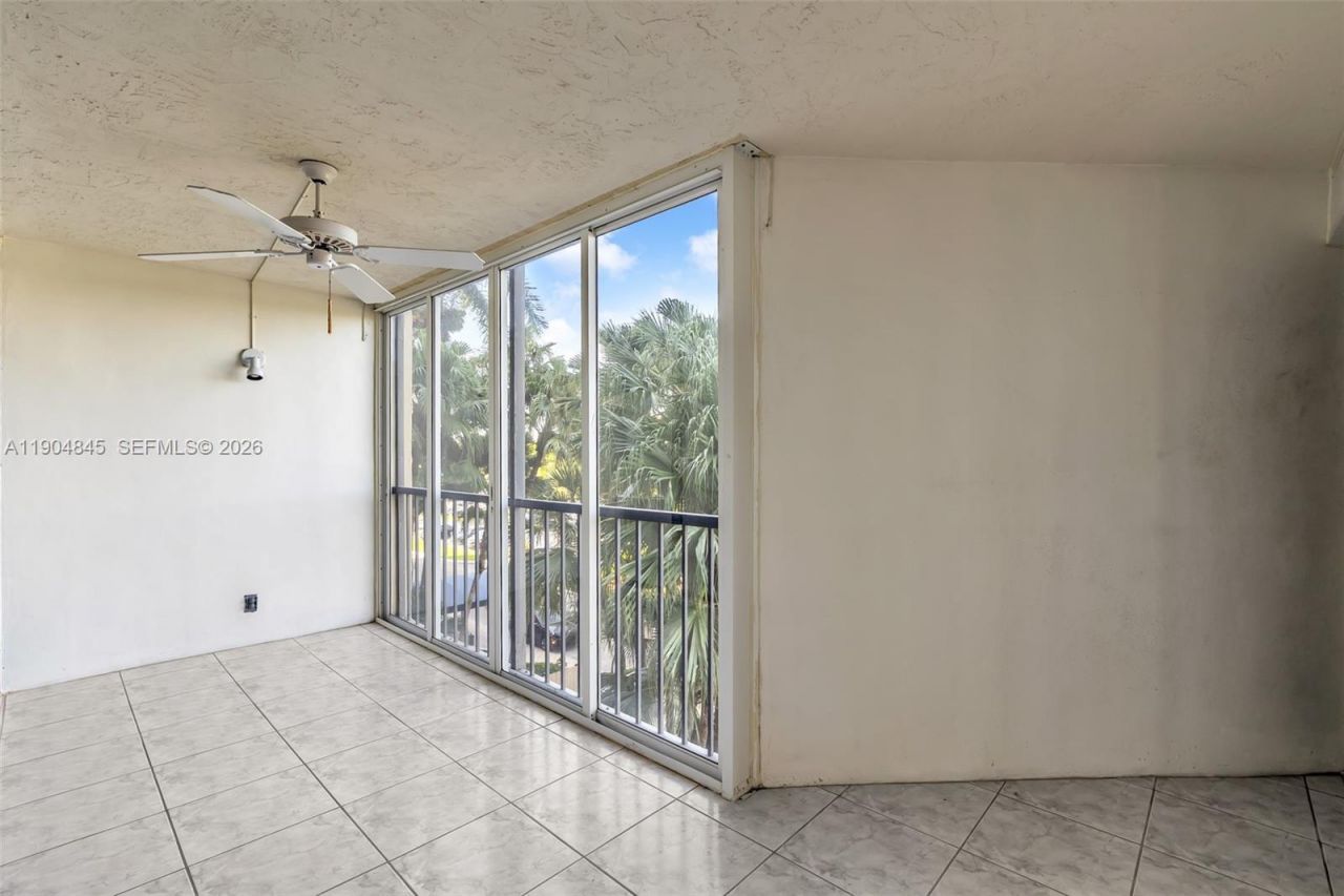16300 Golf Club Rd, Unit 408, Weston, FL 33326 Photo