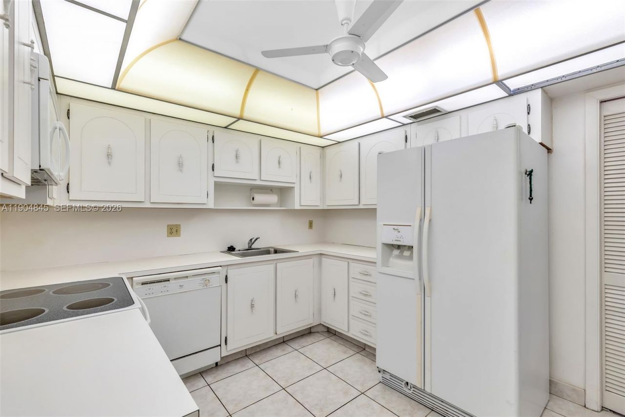 16300 Golf Club Rd, Unit 408, Weston, FL 33326 Photo