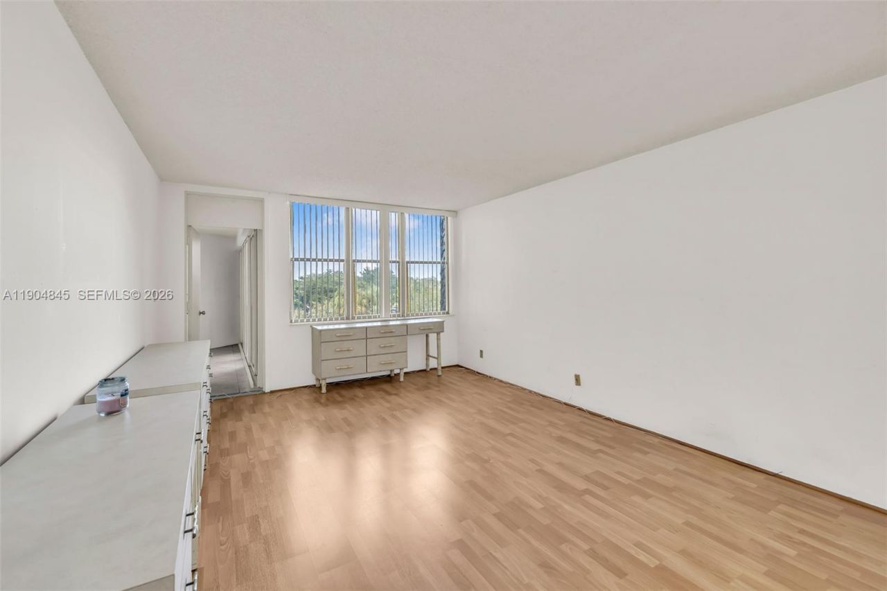 16300 Golf Club Rd, Unit 408, Weston, FL 33326 Photo