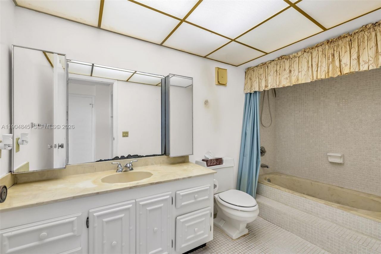 16300 Golf Club Rd, Unit 408, Weston, FL 33326 Photo