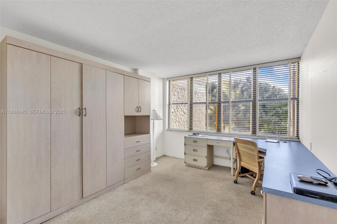 16300 Golf Club Rd, Unit 408, Weston, FL 33326 Photo