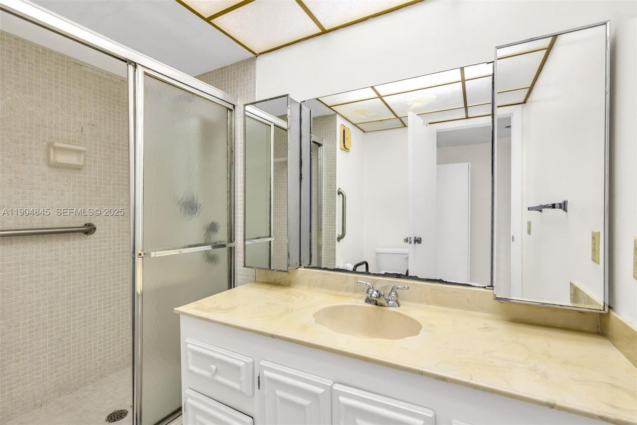 16300 Golf Club Rd, Unit 408, Weston, FL 33326 Photo