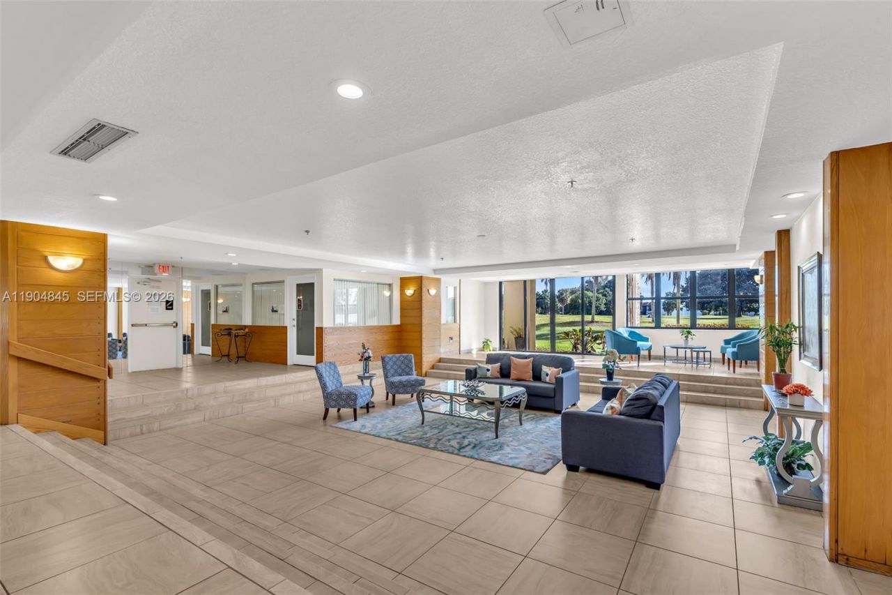 16300 Golf Club Rd, Unit 408, Weston, FL 33326 Photo