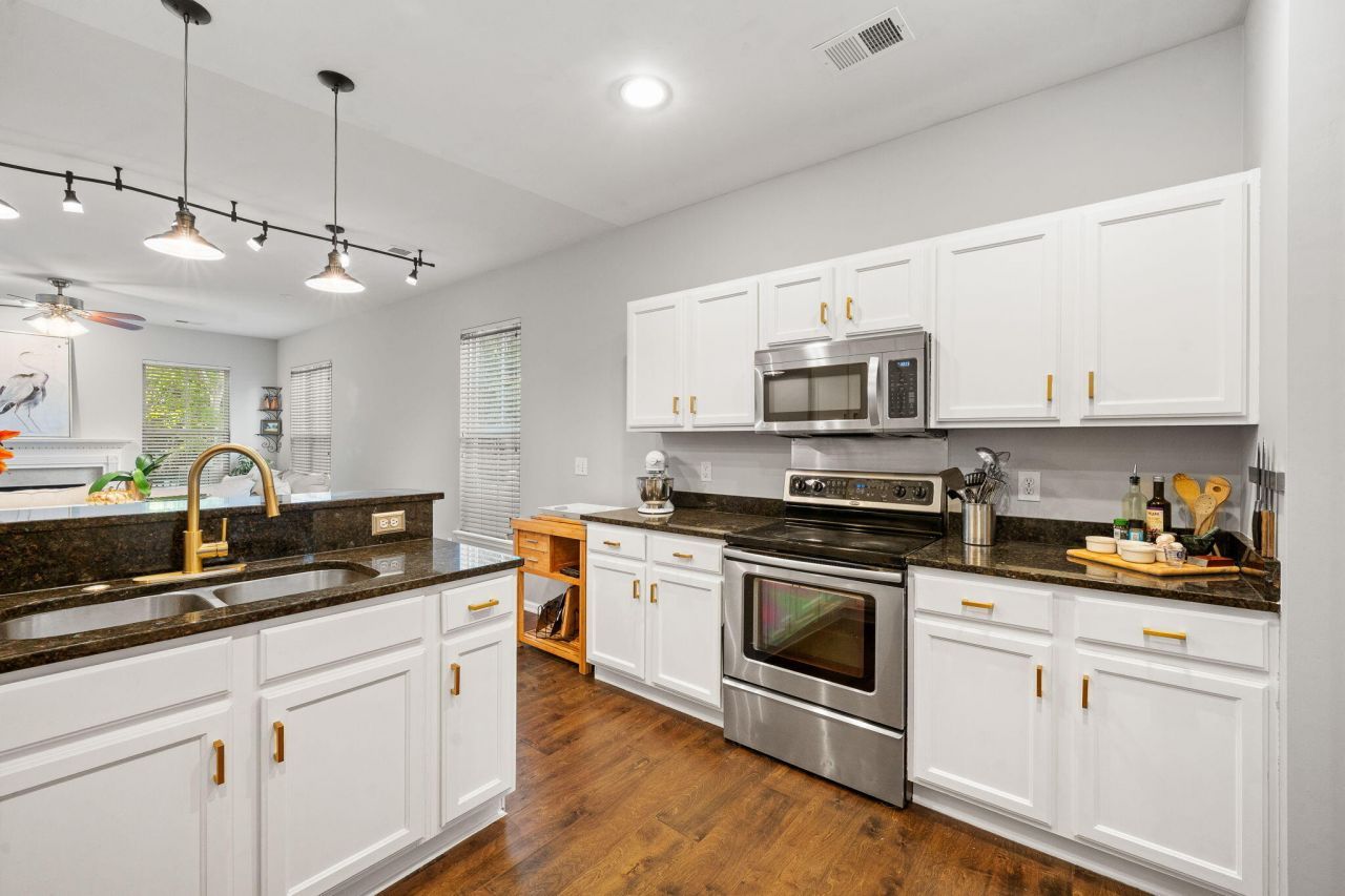 3269 Beaconsfield Road Photo 12