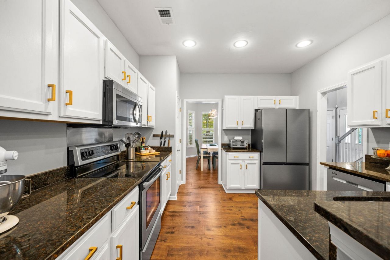 3269 Beaconsfield Road Photo 13