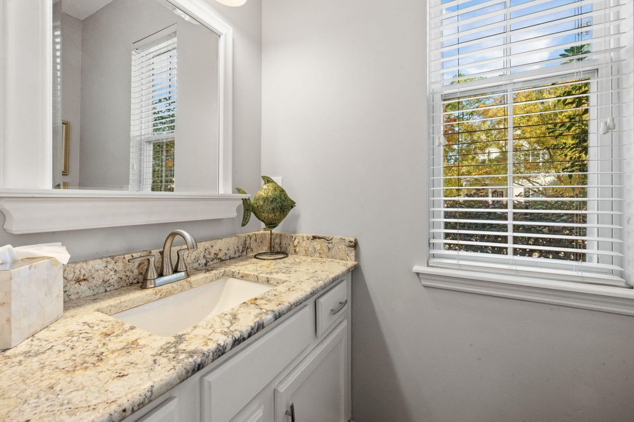 3269 Beaconsfield Road Photo 26