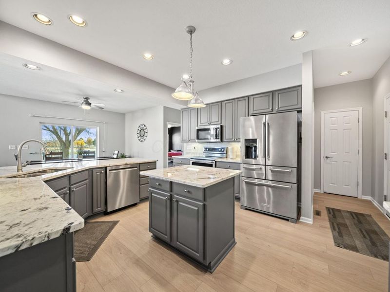 7601 Overland Trail, Delaware, OH 43015 Photo 10