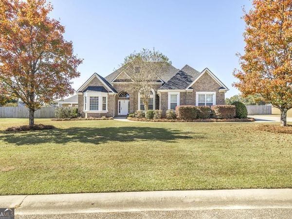 35 Falcon Crest Way, Byron, GA 31008