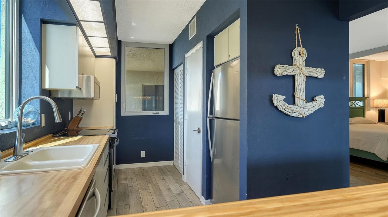 1115 Gulf Of Mexico Drive, Unit 401, Longboat Key, FL 34228 Photo