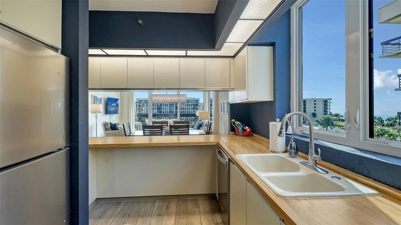 1115 Gulf Of Mexico Drive, Unit 401, Longboat Key, FL 34228 Photo