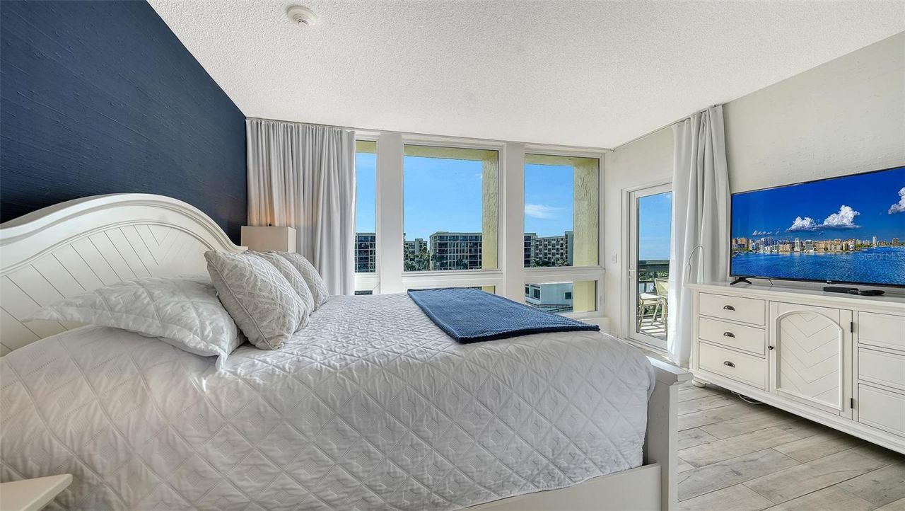 1115 Gulf Of Mexico Drive, Unit 401, Longboat Key, FL 34228 Photo