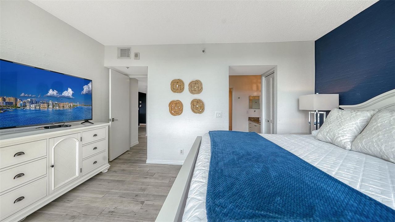 1115 Gulf Of Mexico Drive, Unit 401, Longboat Key, FL 34228 Photo