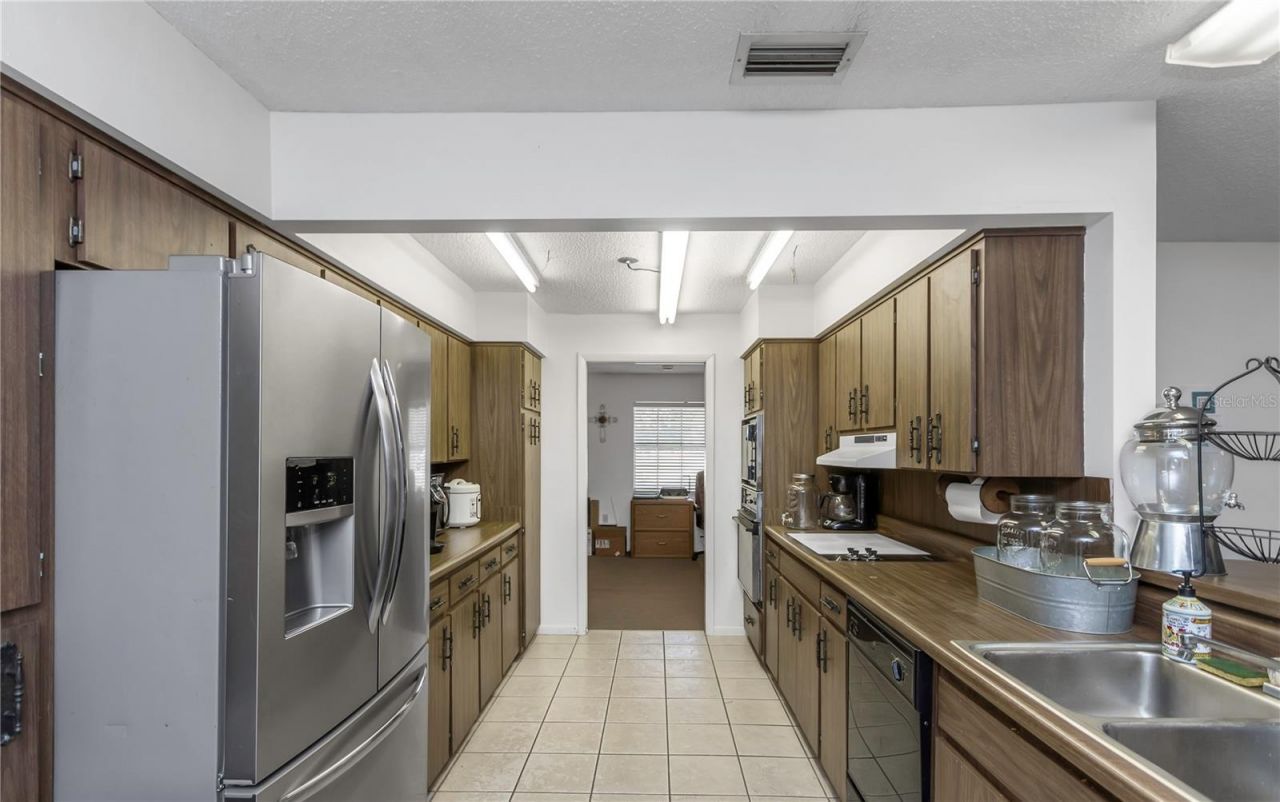 17515 Lakeshore Road, Lutz, FL 33558 Photo