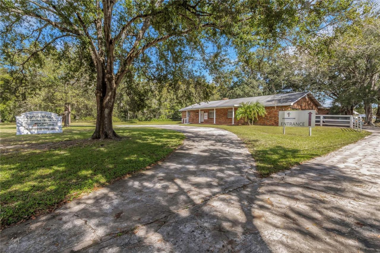 17515 Lakeshore Road, Lutz, FL 33558 Photo