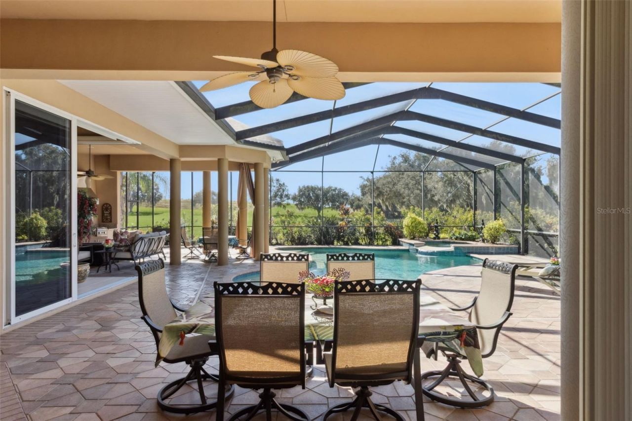 685 Whisper Woods Drive, Lakeland, FL 33813 Photo