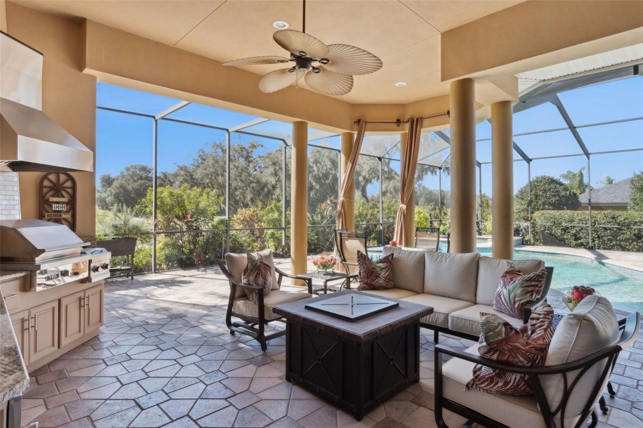 685 Whisper Woods Drive, Lakeland, FL 33813 Photo