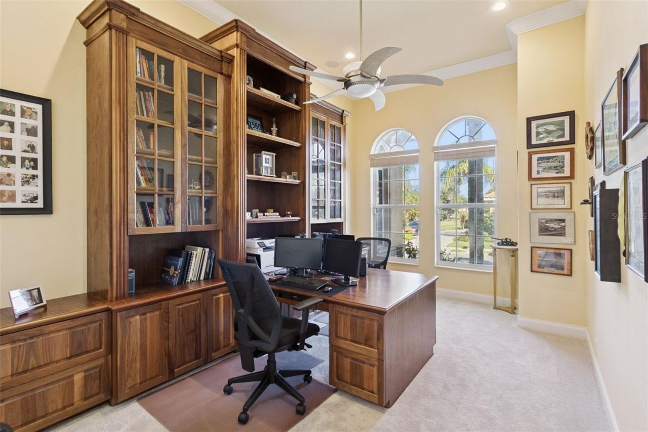 685 Whisper Woods Drive, Lakeland, FL 33813 Photo