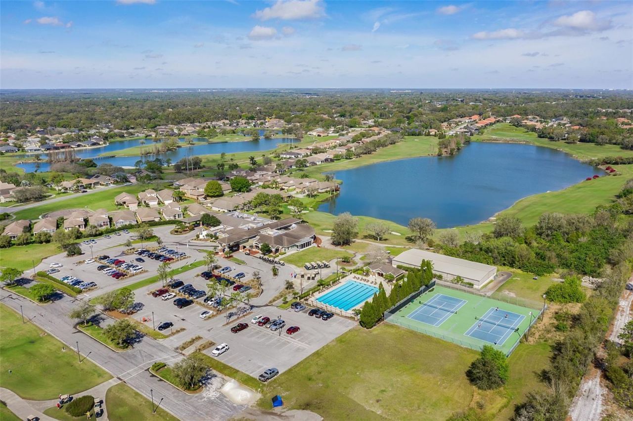 685 Whisper Woods Drive, Lakeland, FL 33813 Photo