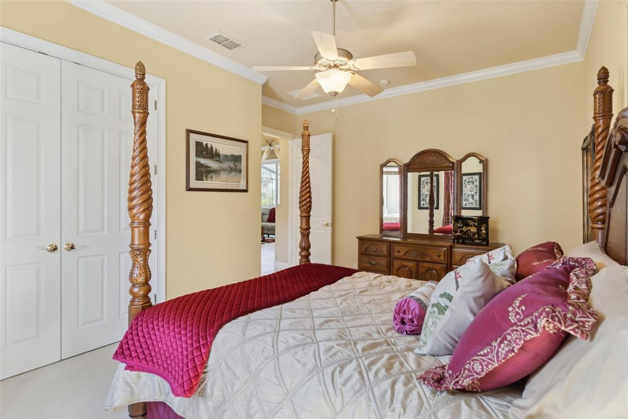 685 Whisper Woods Drive, Lakeland, FL 33813 Photo