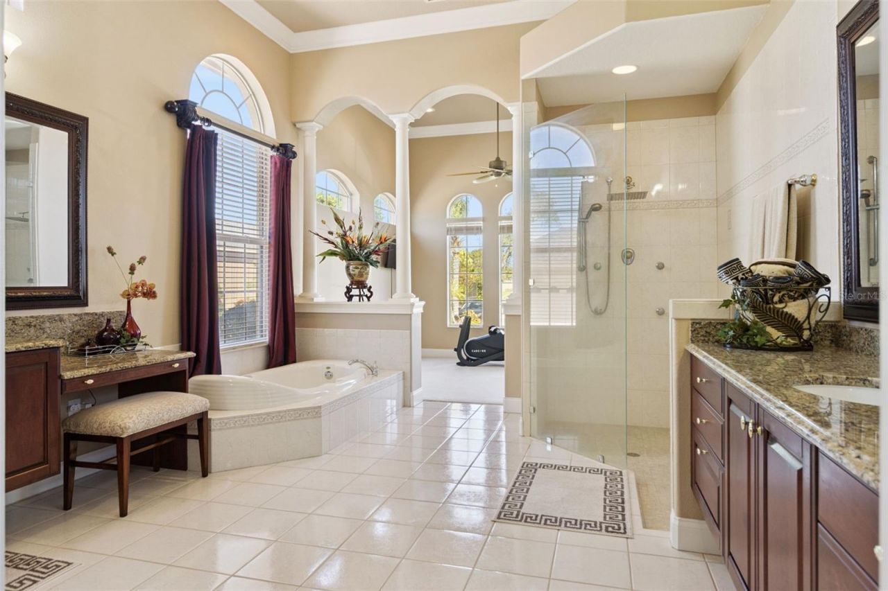 685 Whisper Woods Drive, Lakeland, FL 33813 Photo