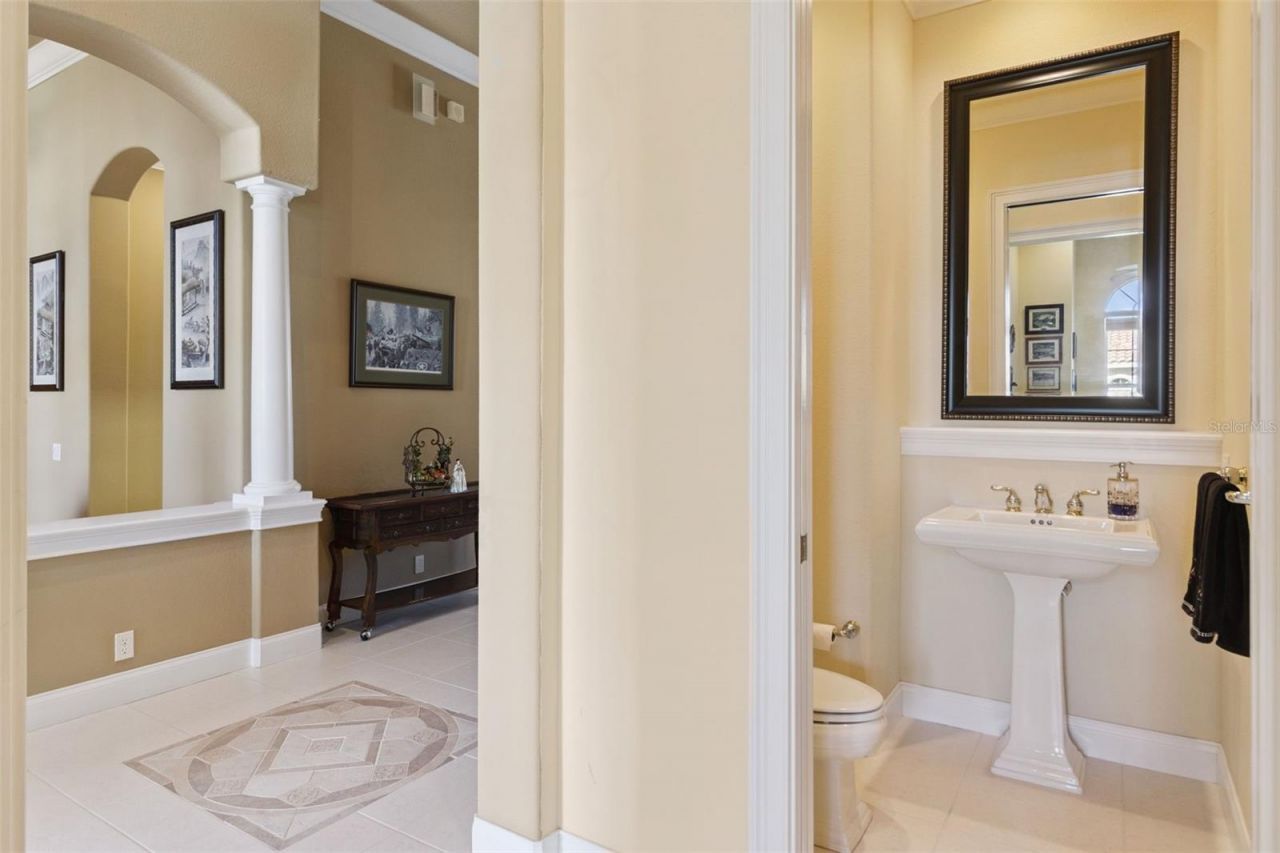 685 Whisper Woods Drive, Lakeland, FL 33813 Photo