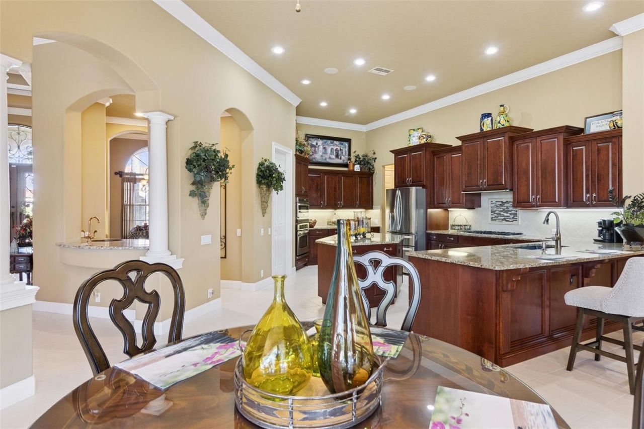 685 Whisper Woods Drive, Lakeland, FL 33813 Photo