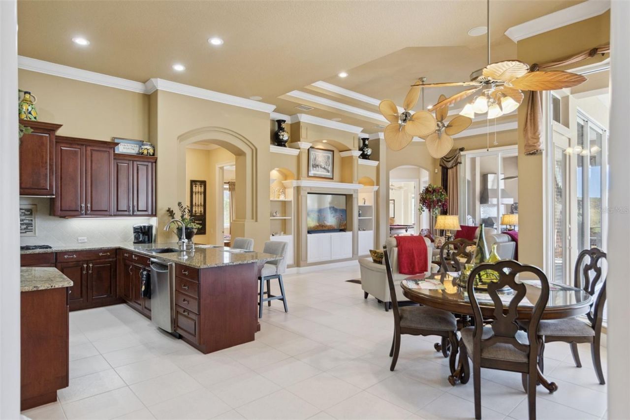 685 Whisper Woods Drive, Lakeland, FL 33813 Photo