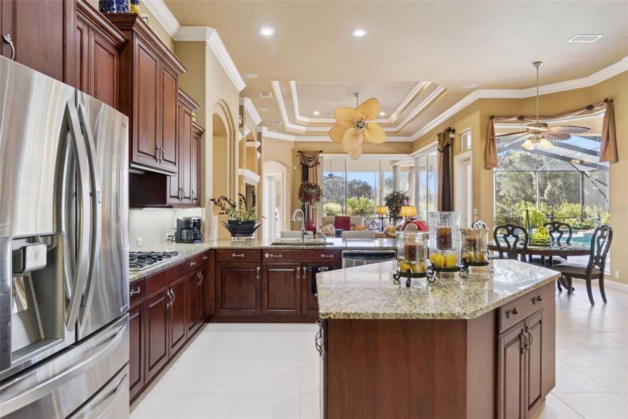 685 Whisper Woods Drive, Lakeland, FL 33813 Photo