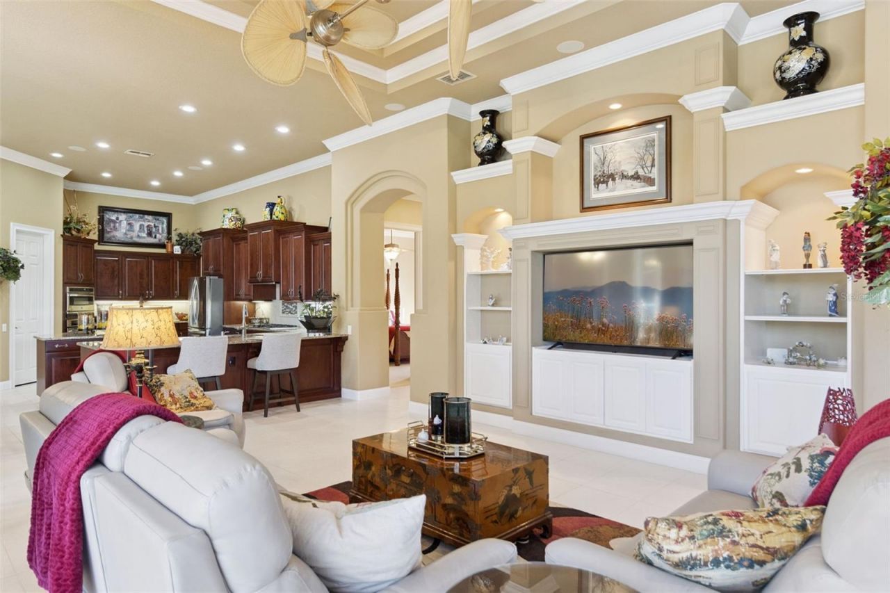 685 Whisper Woods Drive, Lakeland, FL 33813 Photo