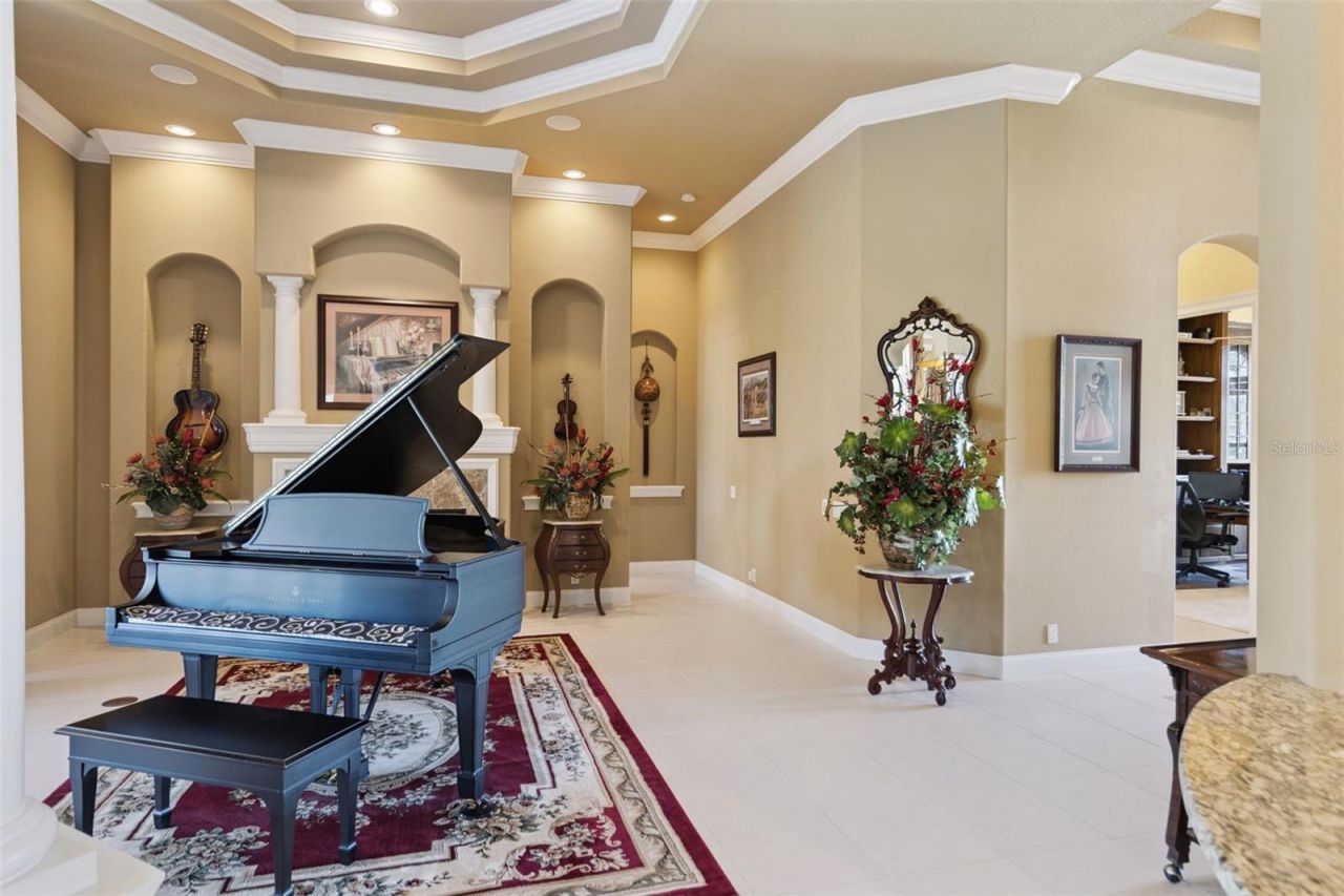 685 Whisper Woods Drive, Lakeland, FL 33813 Photo