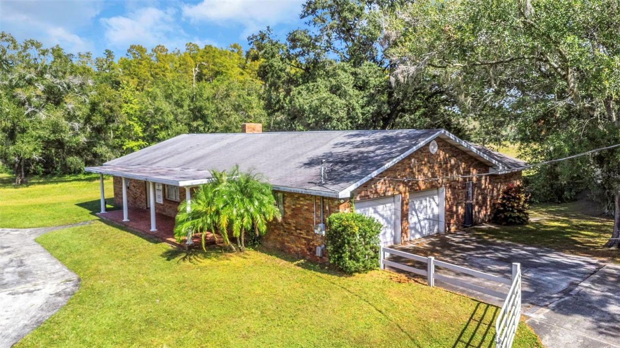 17515 Lakeshore Road, Lutz, FL 33558 Photo