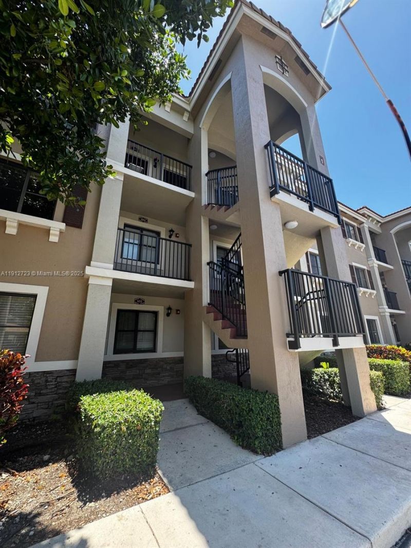 22621 SW 88th Pl, Unit 302-8, Cutler Bay, FL 33190 Photo