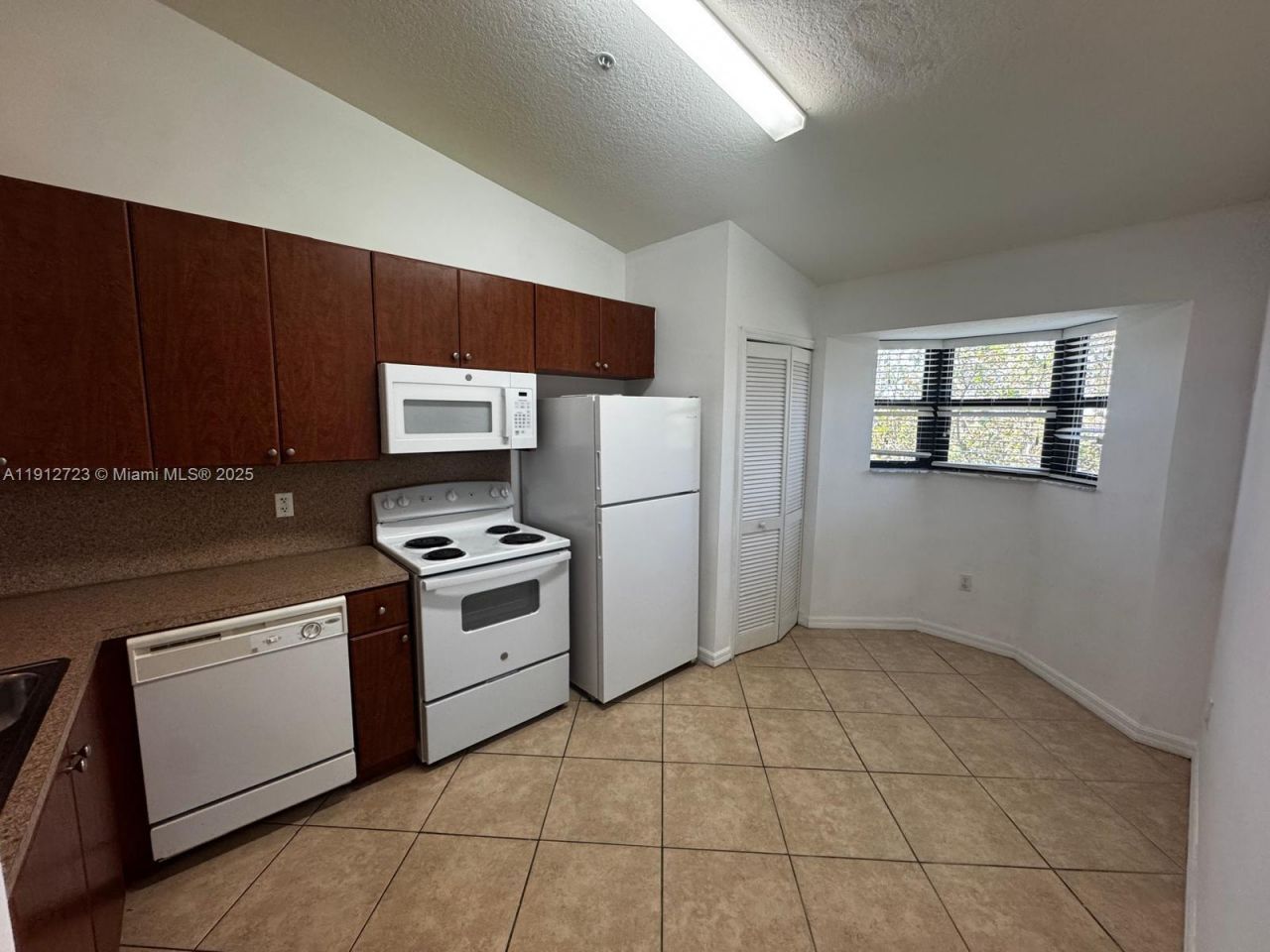 22621 SW 88th Pl, Unit 302-8, Cutler Bay, FL 33190 Photo