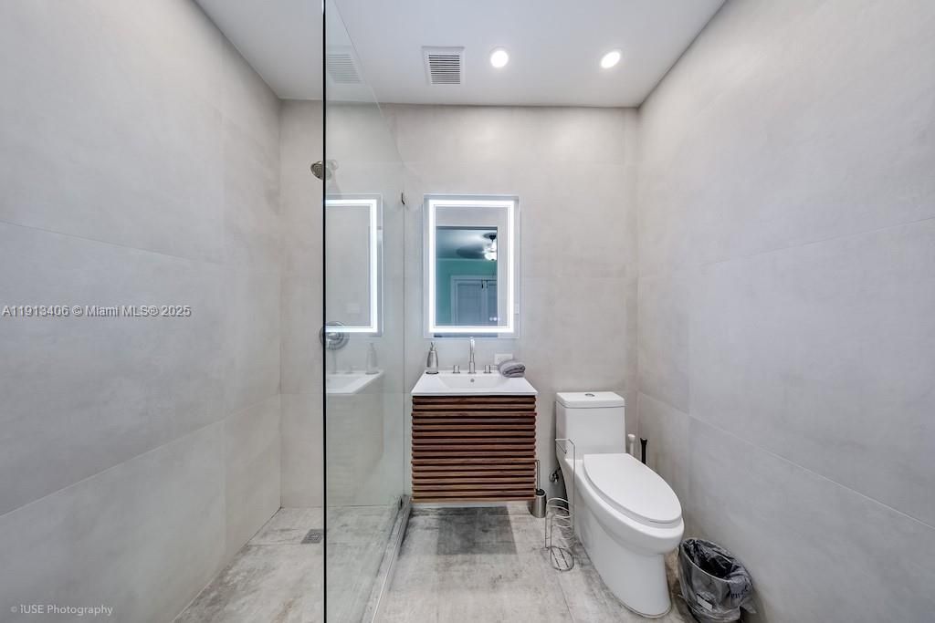 46 NE 43rd St, Miami, FL 33137 Photo