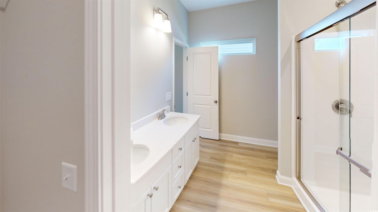 1056 Moen Loop Photo 22