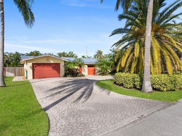 2251 NE 37th Court, Lighthouse Point, FL 33064