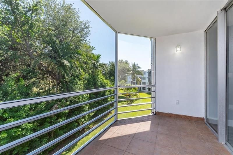 1101 NE 191st Street, Unit H301, Miami, FL 33179 Photo