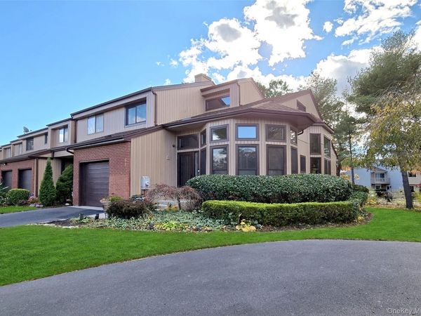 64 Timber Ridge Drive, Holbrook, NY 11741