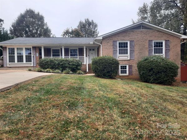 121 Greenview Drive, Kannapolis, NC 28081