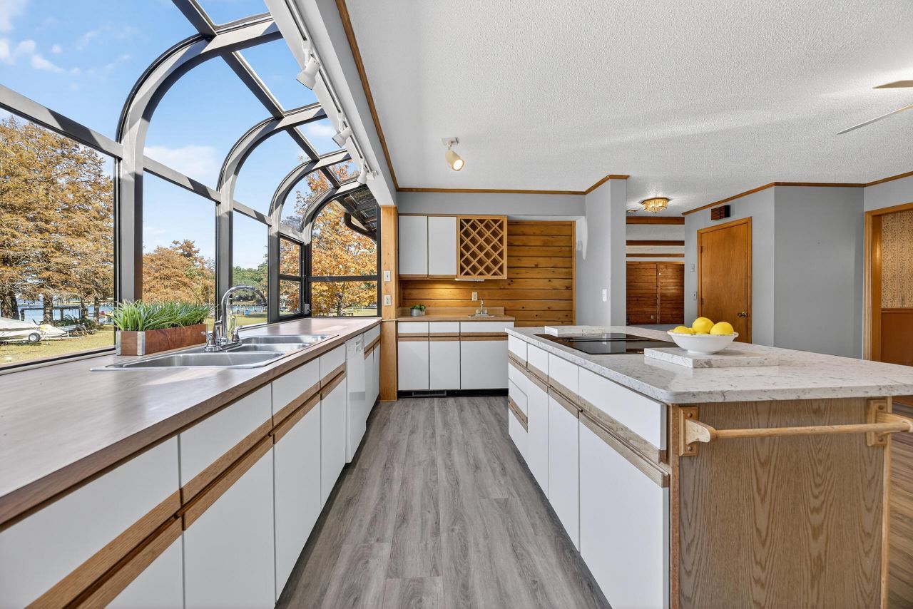 1086 St Julien Drive Photo 17