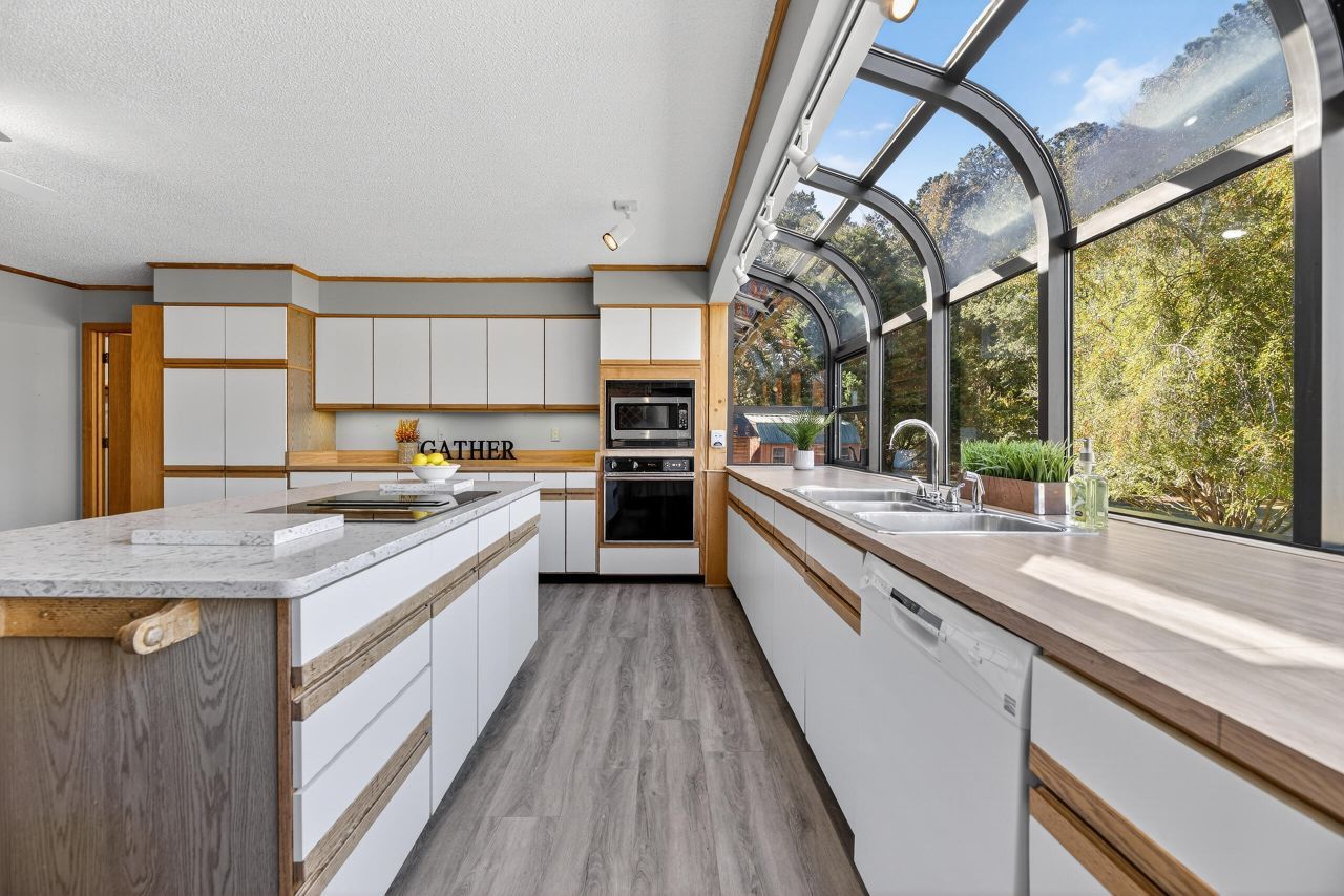 1086 St Julien Drive Photo 18