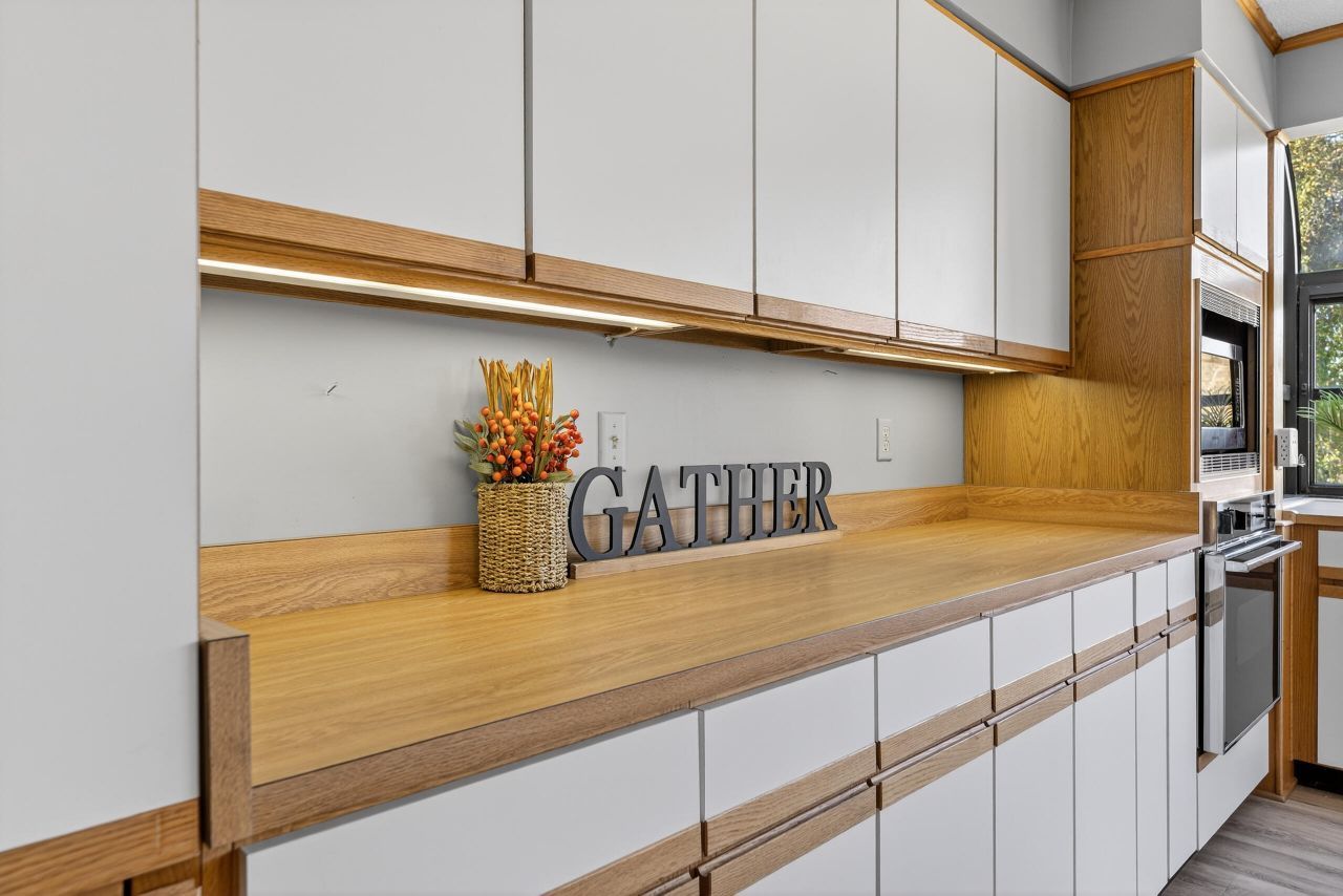 1086 St Julien Drive Photo 22