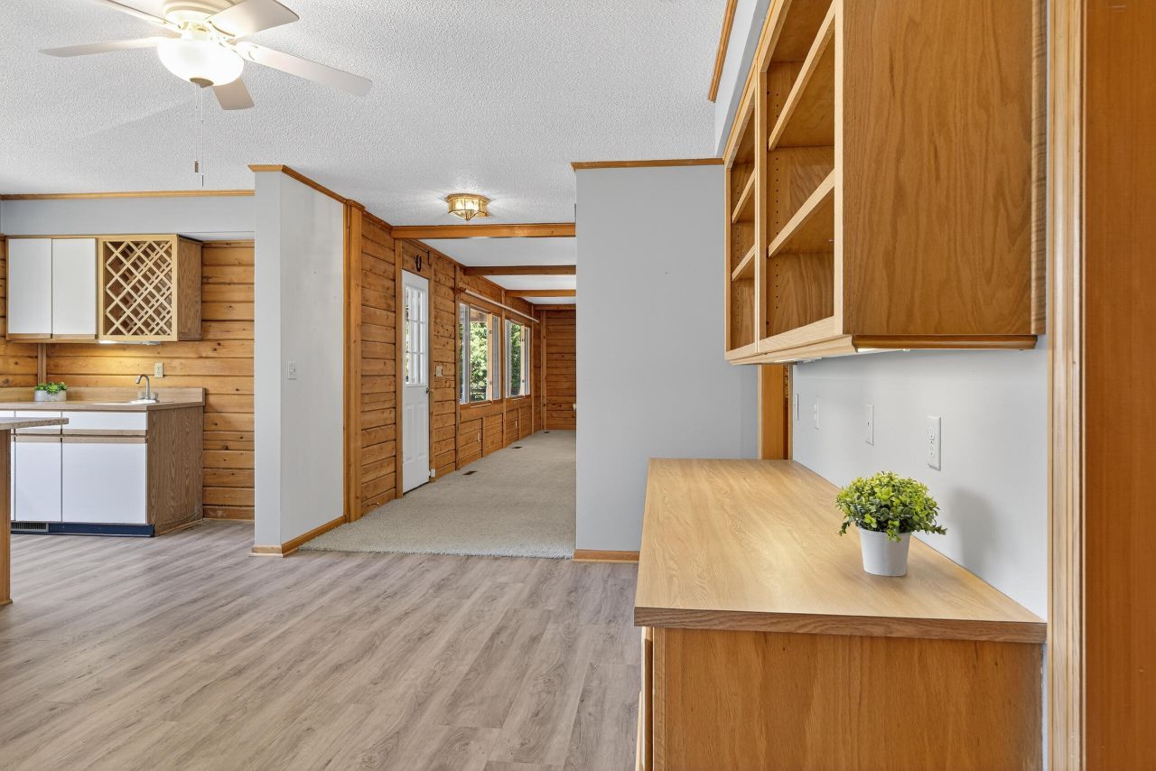 1086 St Julien Drive Photo 23