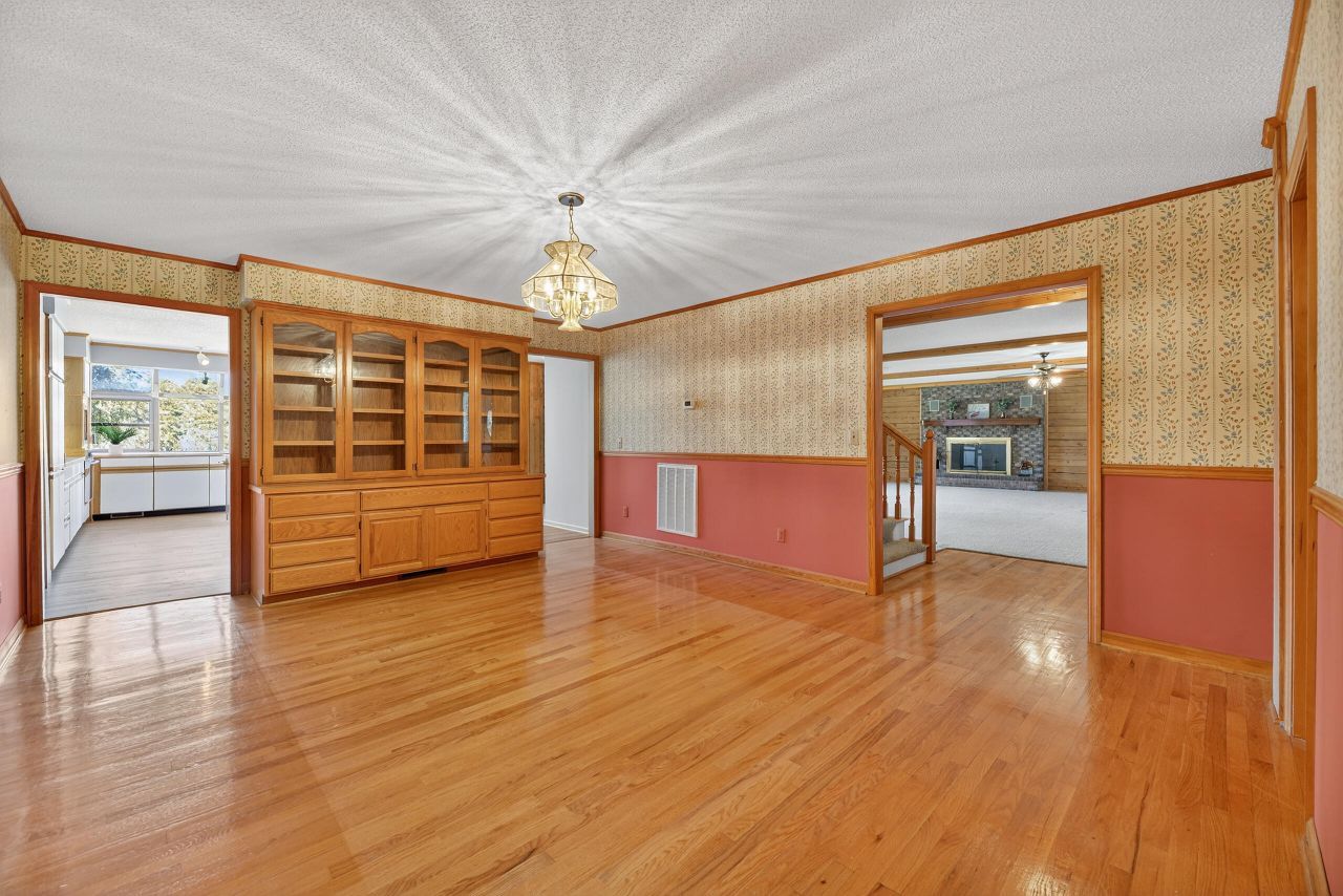 1086 St Julien Drive Photo 24